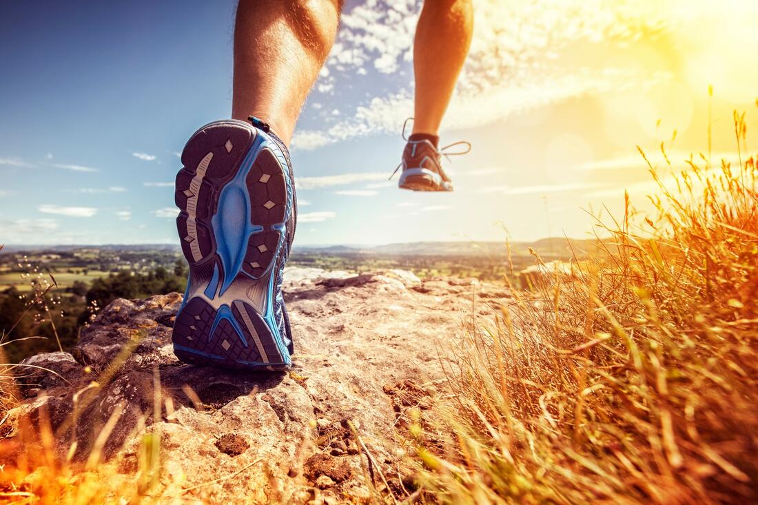 Bilde av beina til en person som løper. Foto: AdobeStock